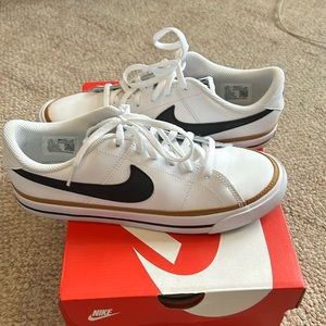 New nike court legacy